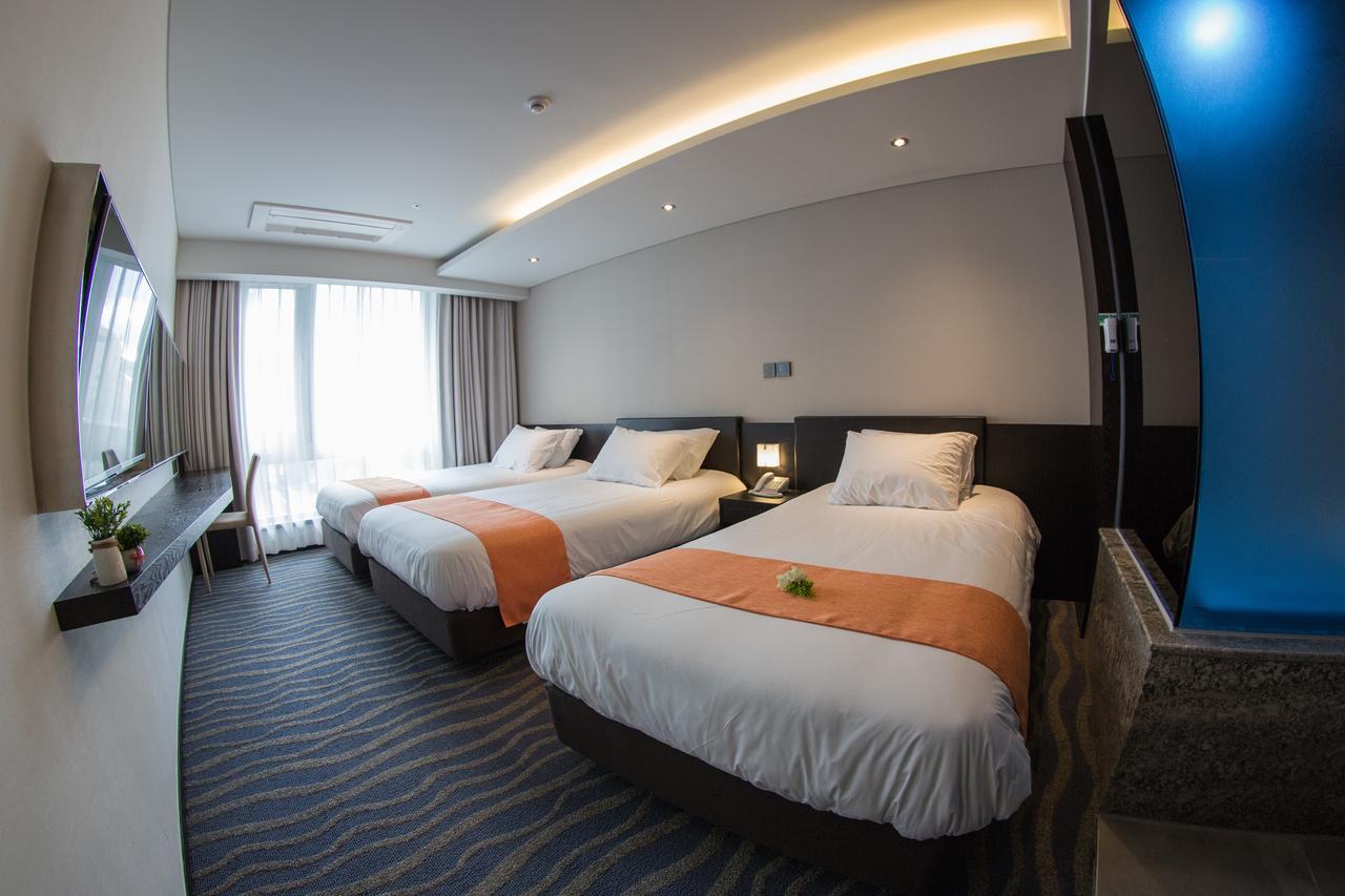 Gloucester Hotel Чечжу Екстер'єр фото
