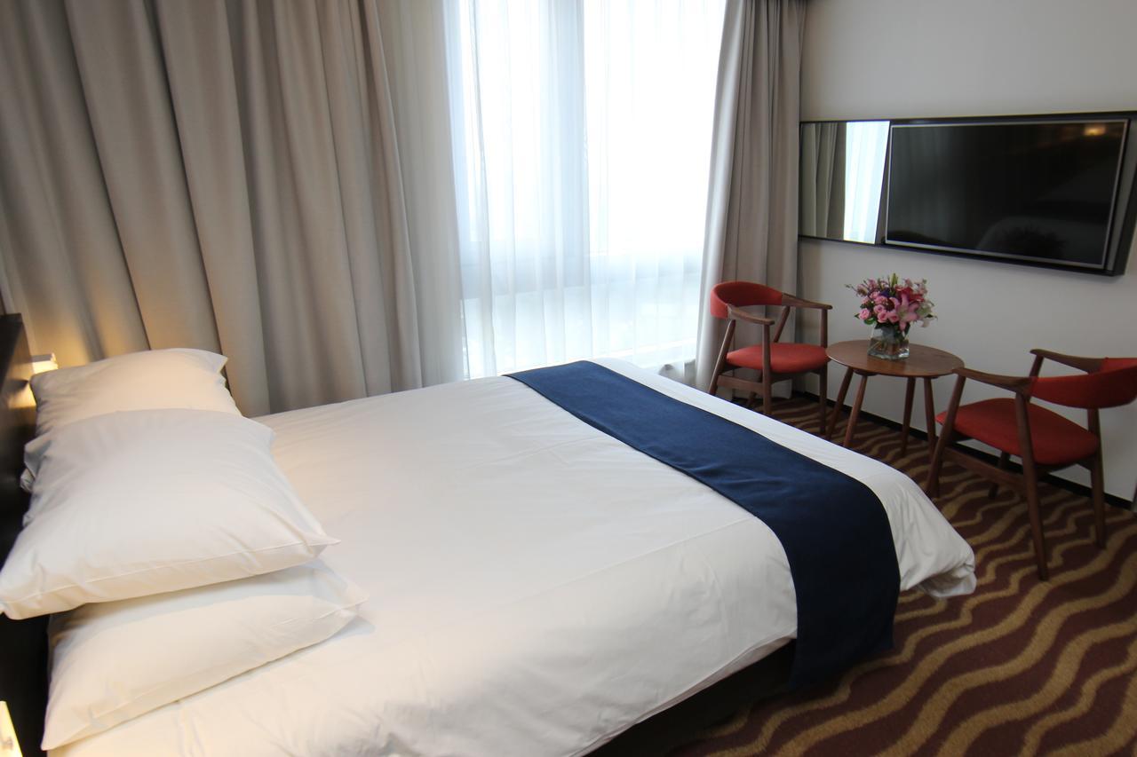 Gloucester Hotel Чечжу Екстер'єр фото