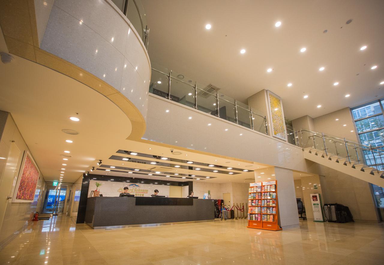 Gloucester Hotel Чечжу Екстер'єр фото