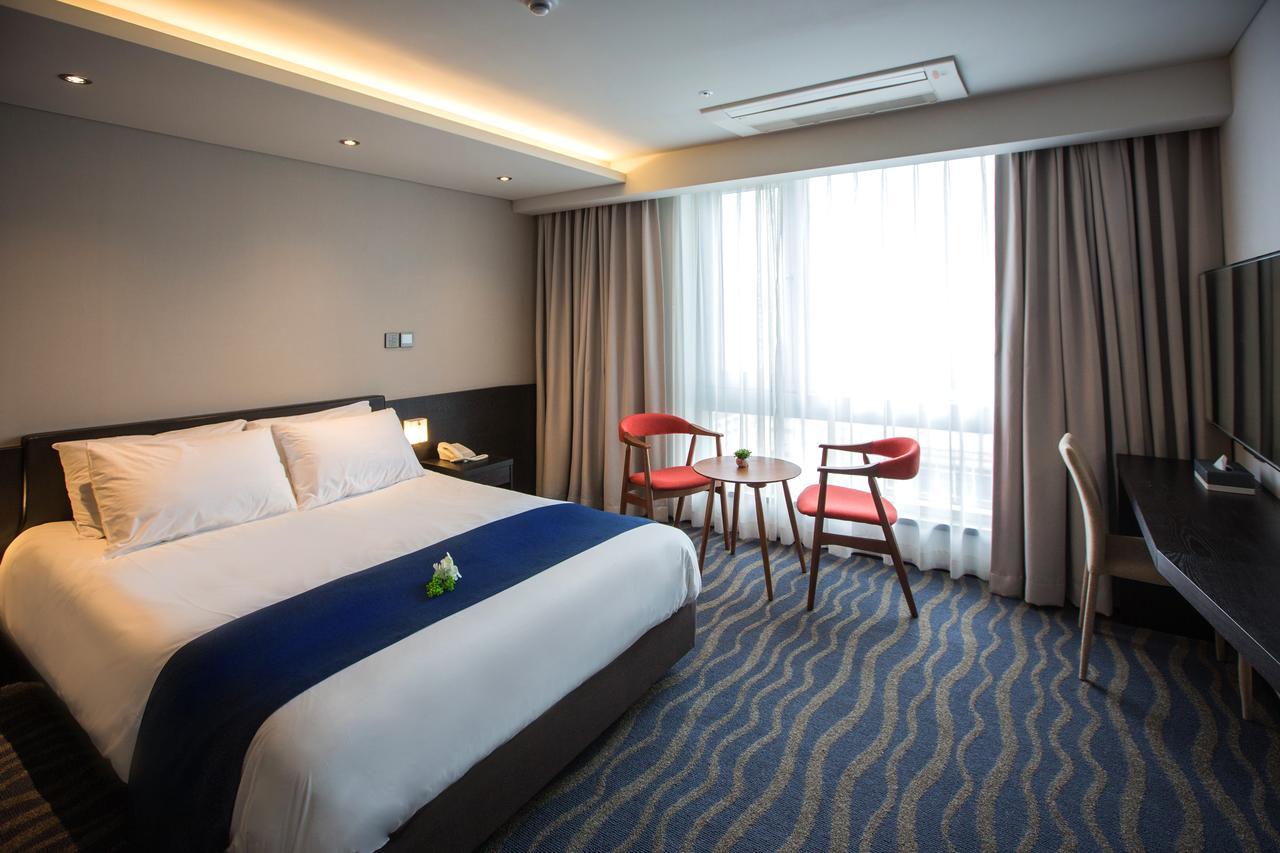 Gloucester Hotel Чечжу Екстер'єр фото