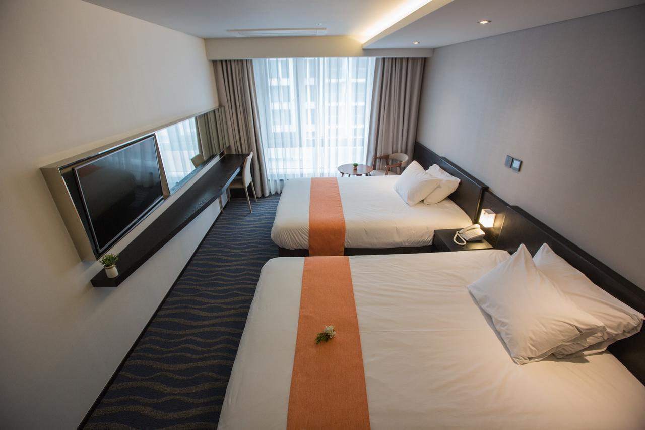Gloucester Hotel Чечжу Екстер'єр фото