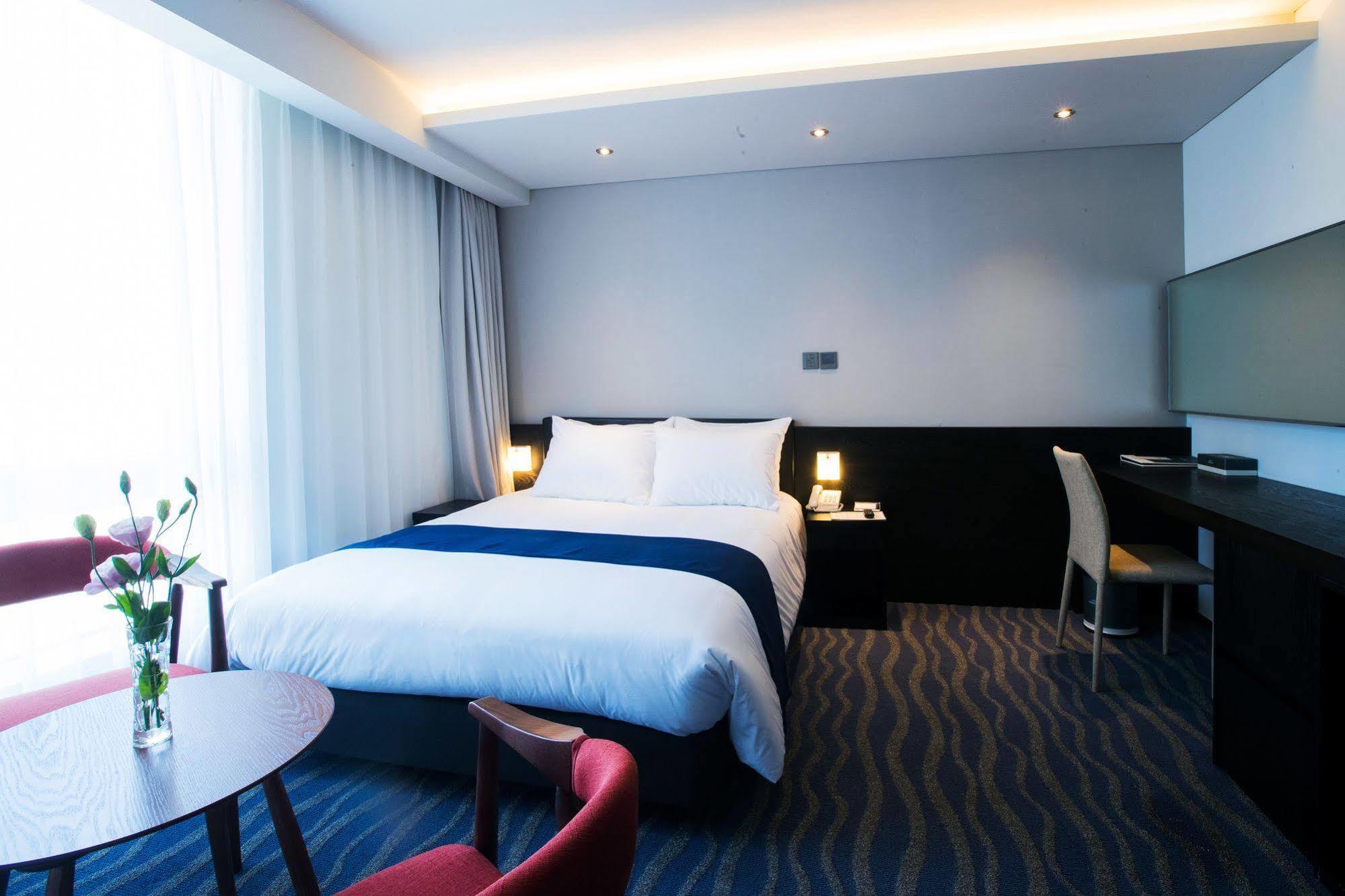 Gloucester Hotel Чечжу Екстер'єр фото