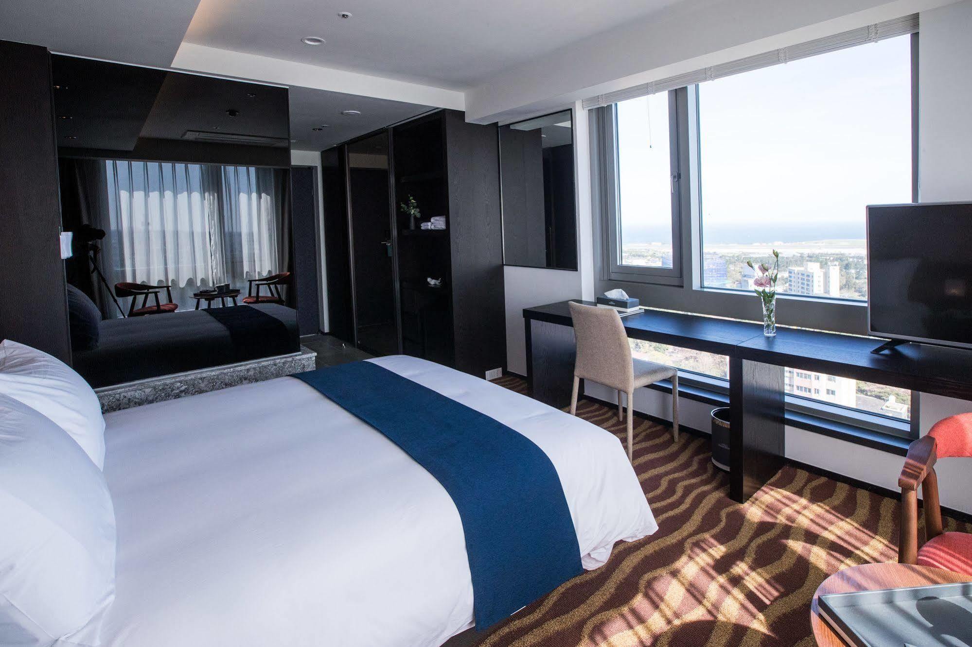 Gloucester Hotel Чечжу Екстер'єр фото